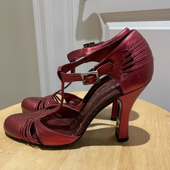 BCBGirls retro metallic red heels - Picture 3 of 5